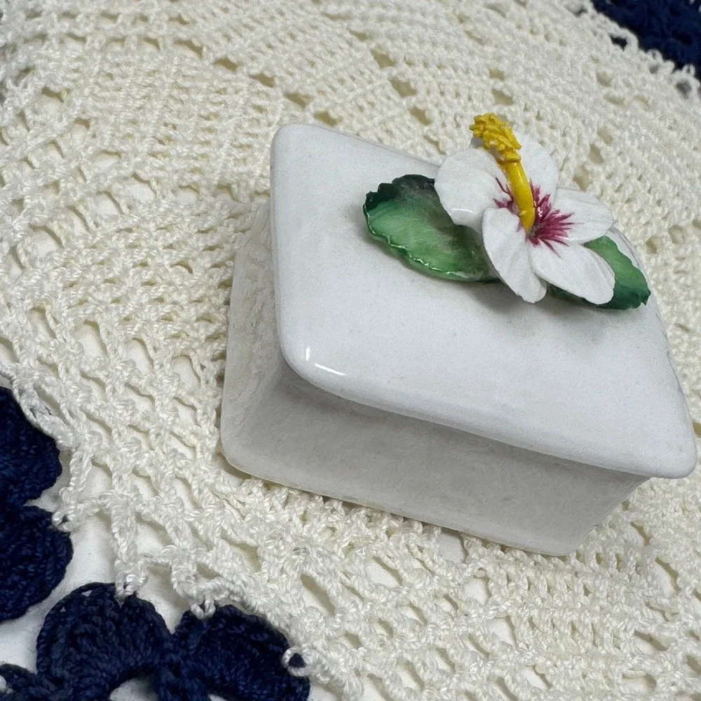 Artone England Hand Painted Bone China Trinket Box White Hibiscus Flower Vintage